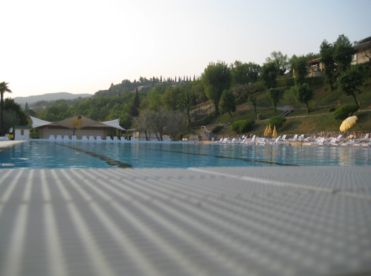 Hotelzimmer mit Pool am Gardasee