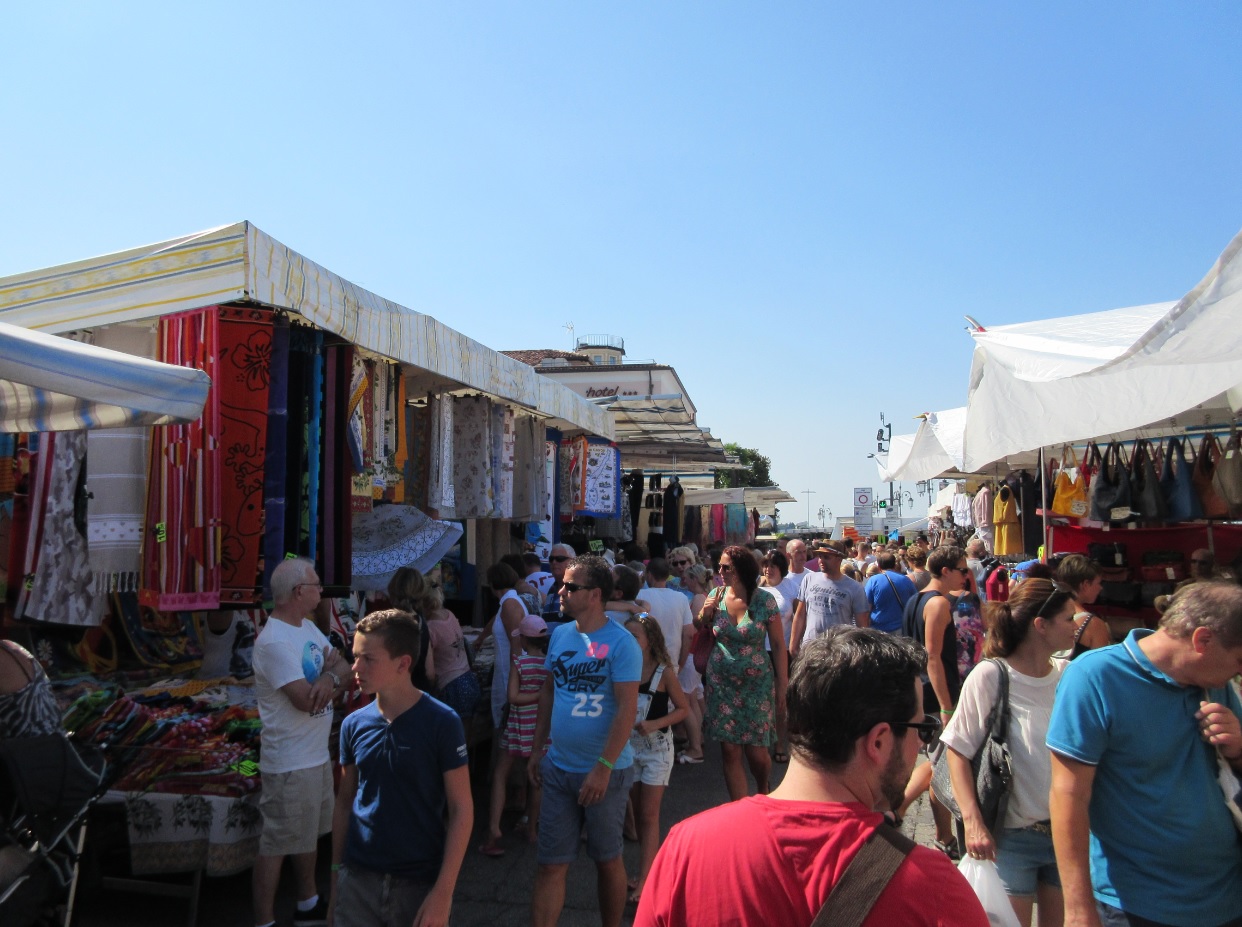 Gardasee Lazise - der Wochenmarkt